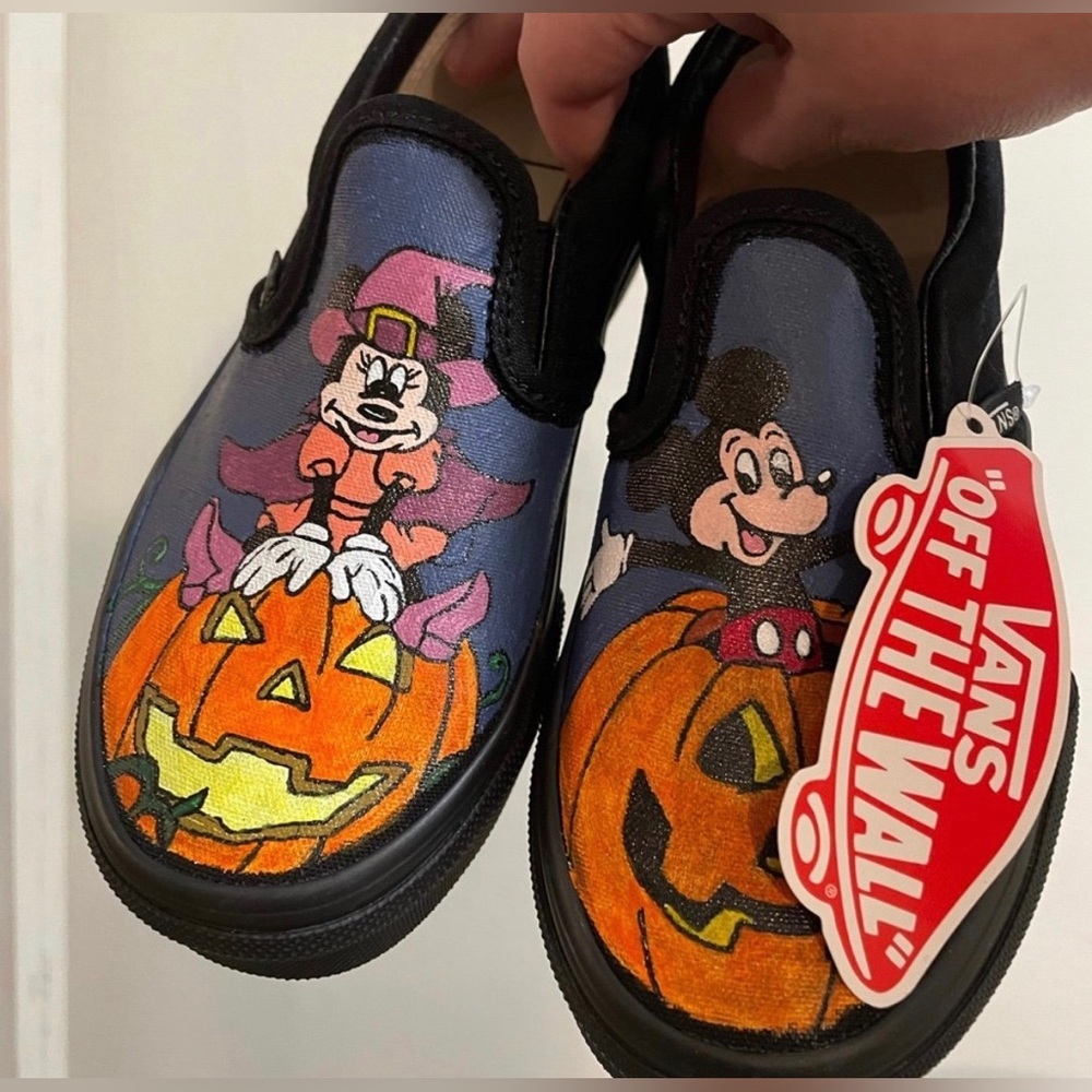 Custom handpainted children’s vans! - Picture 2 of 4